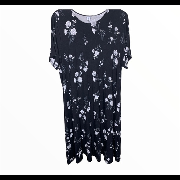 OLD NAVY Tall Swing Dress With Floral Print & Cap Sleeves Black Size XXL (2X) - Picture 3 of 8